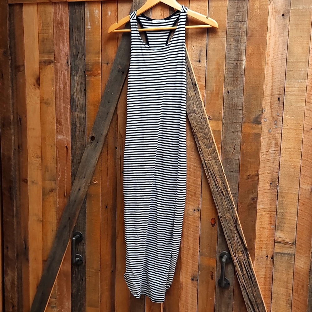 Dress - Picture 1 of 2